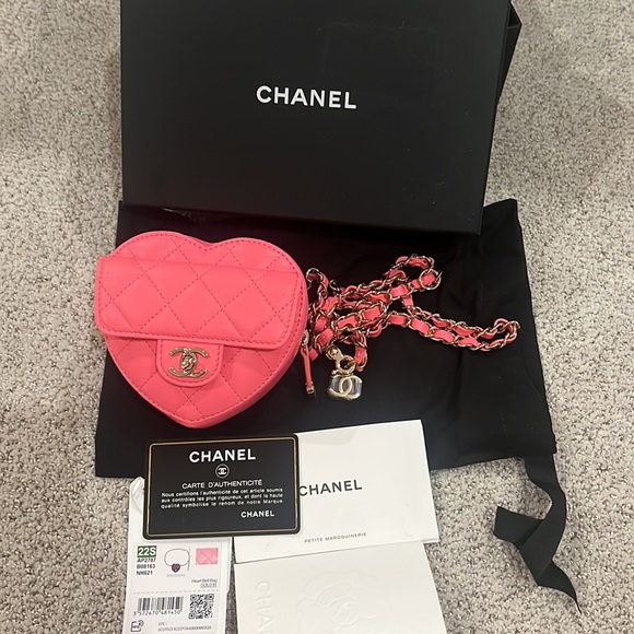 Chanel heart belt bag - Picture 2 of 5
